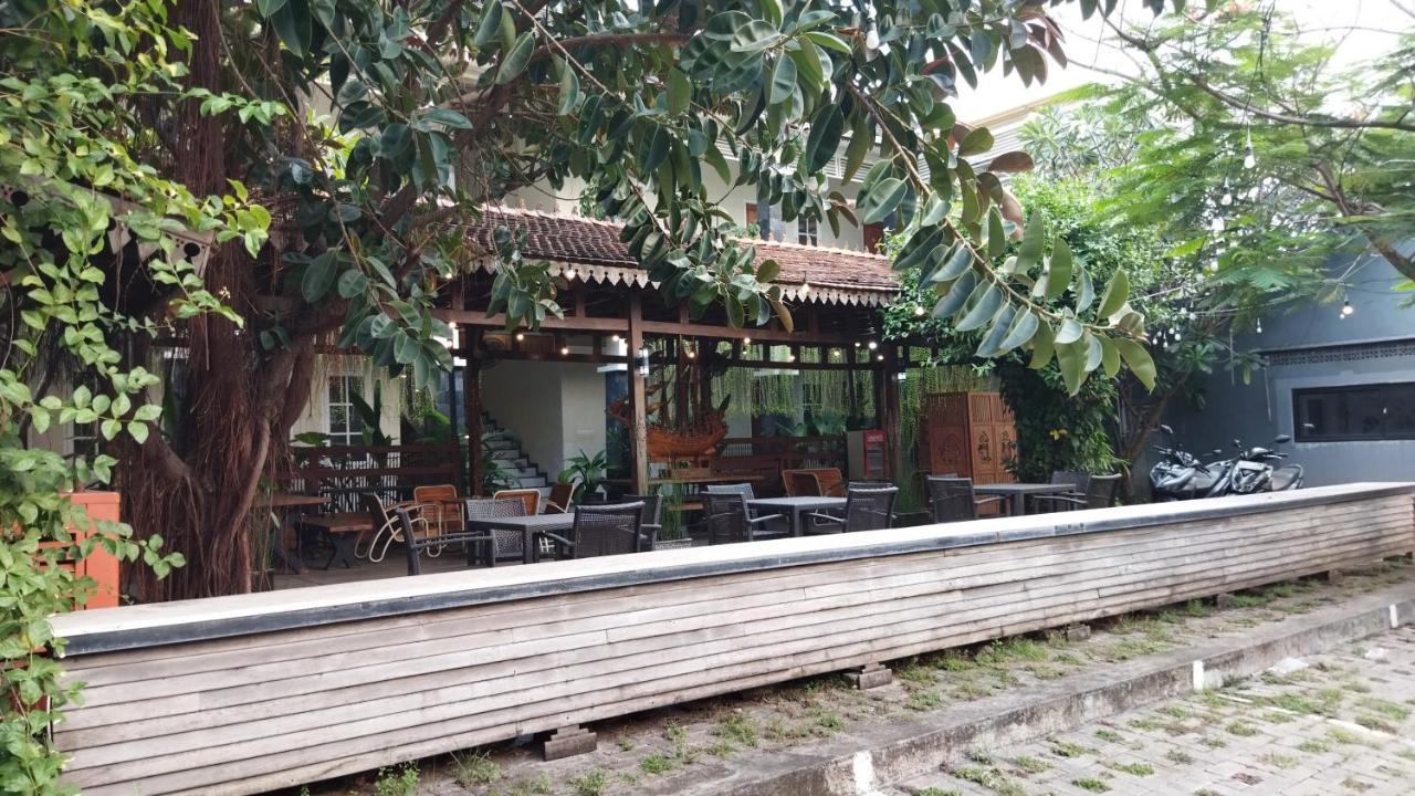 Nusantara Hotel Syariah Jepara Exterior foto